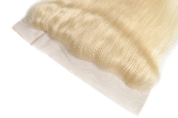 A close up of the hair on top of a blonde wig